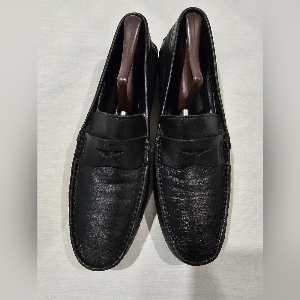 Prada Black Loafers Luxurious Slip-Ons - Picture 2 of 9